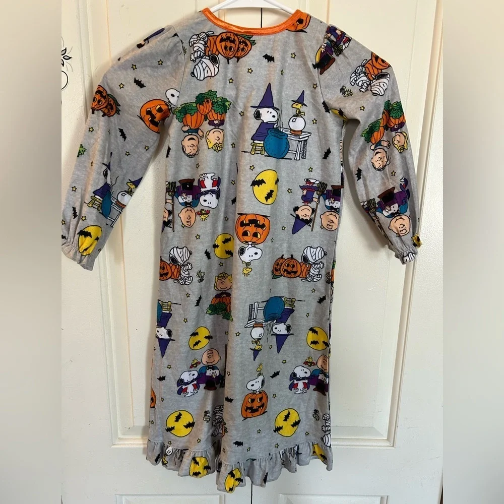 Peanuts Girls Halloween Nightgown  Charlie Brown Snoopy Great Pumpkin Size 4